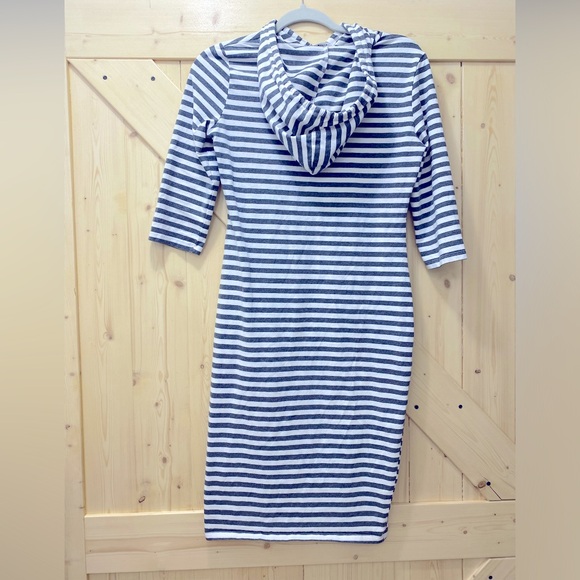 😎😍Grey & White Vertical Striped Fitted Stretchy Hoodie Quarter Sleeve Midi Dress - Picture 2 of 6